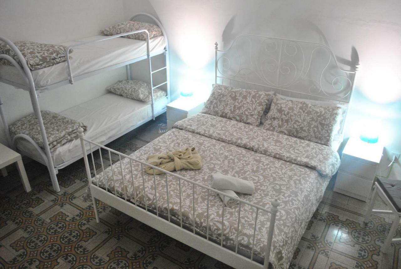 Sunrise Hostel & Rooms Palermo Buitenkant foto