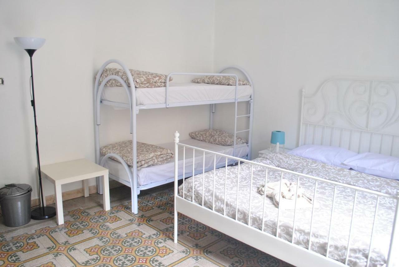 Sunrise Hostel & Rooms Palermo Buitenkant foto